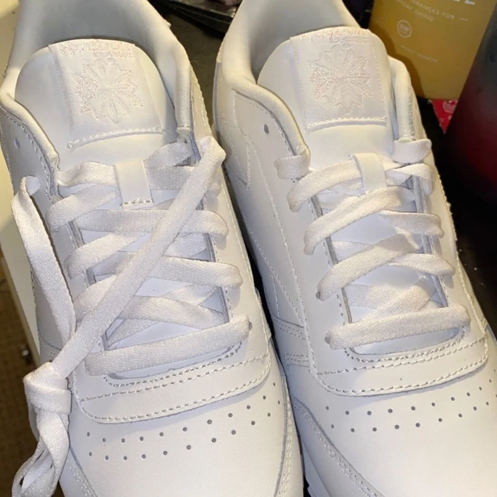 Reebok Size 6.5 - Picture 2 of 4
